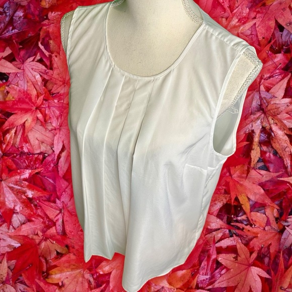 MICHAEL Michael Kors White Pleat Front Chiffon Swing Tank Size Large - Picture 7 of 9